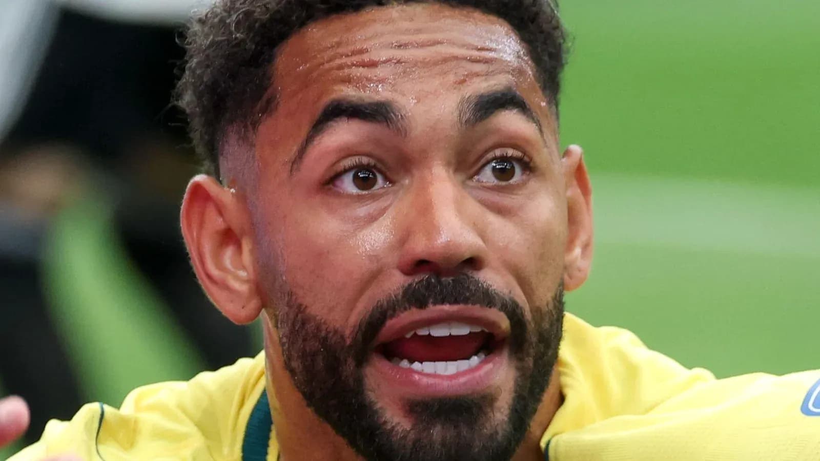 Jugador expresando emoción durante un partido