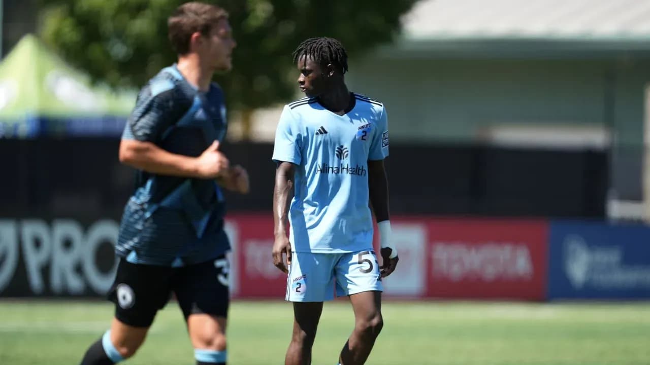 Jugadores de Minnesota United II en acción