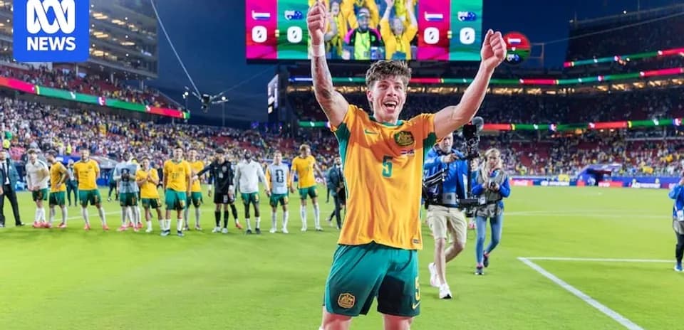 Jugador de Australia celebrando en el campo después del partido