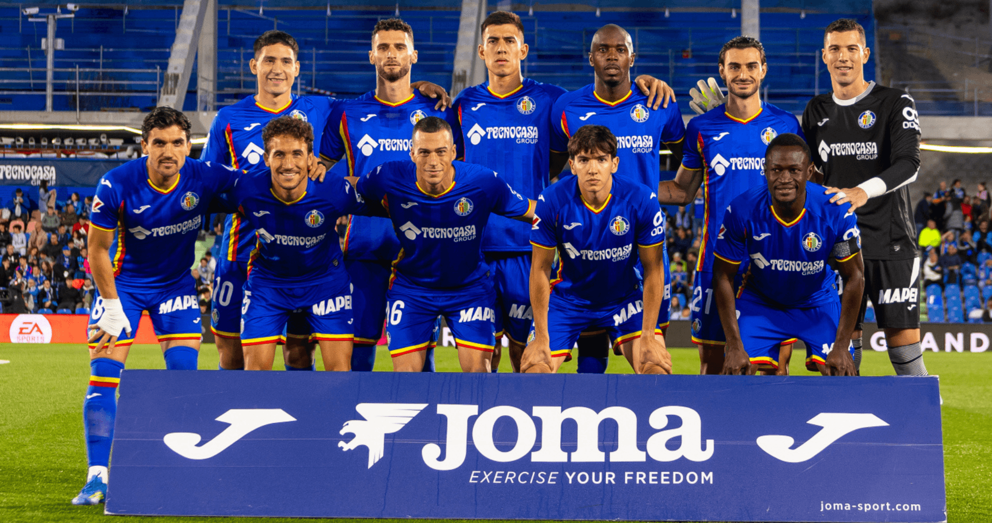 Jugadores de Getafe posando para la foto del equipo