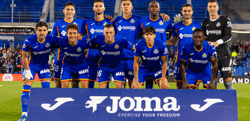 Jugadores de Getafe posando para la foto del equipo