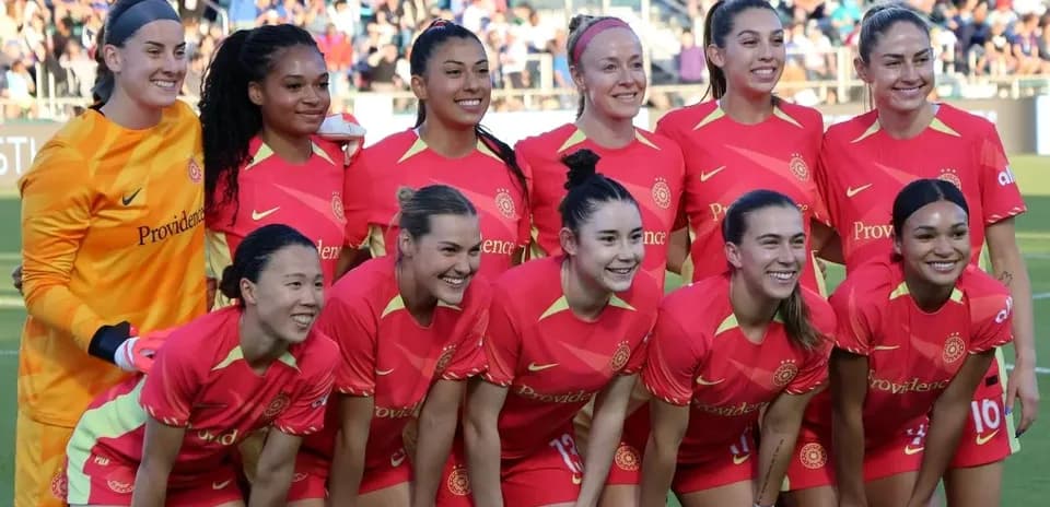 Jugadoras del Portland Thorns W en alineación