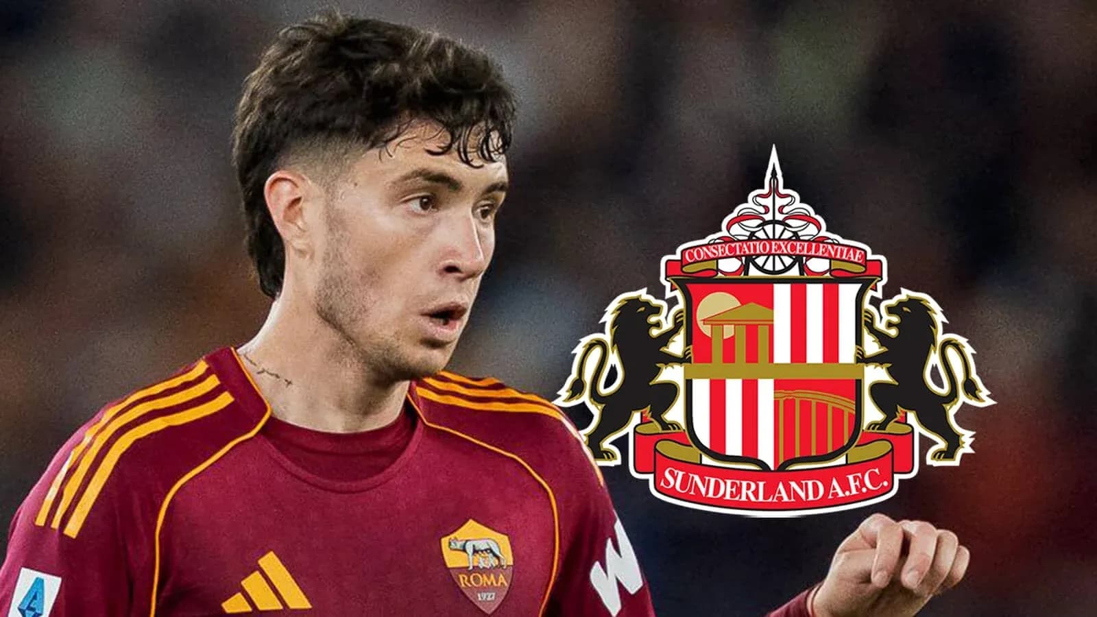 Jugador de la Roma con escudo de Sunderland A.F.C.