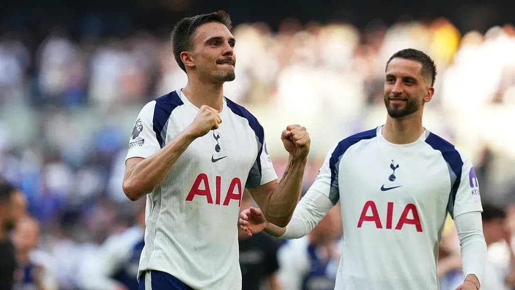 Jugadores de Tottenham celebrando tras un partido