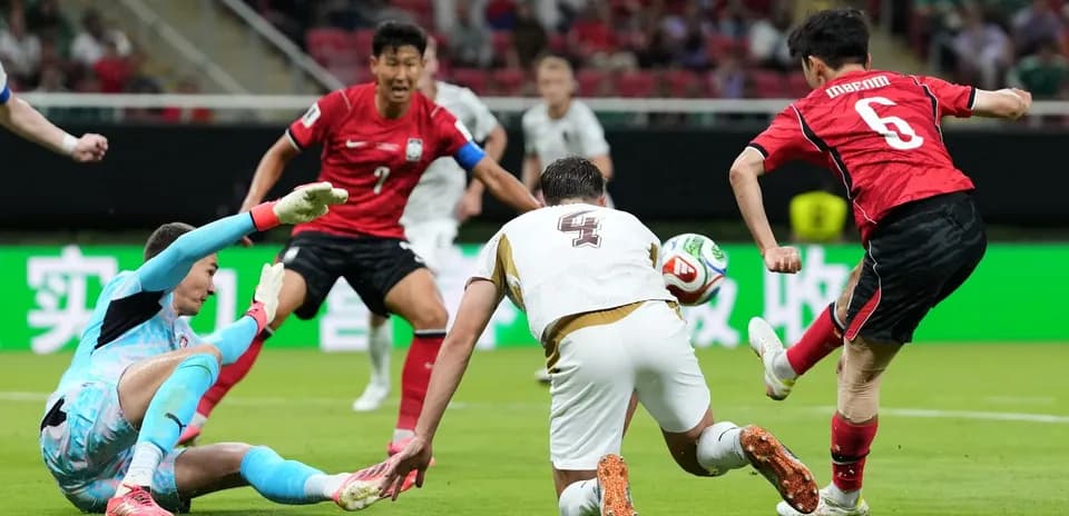 Jugador de Corea del Sur en acción durante el partido