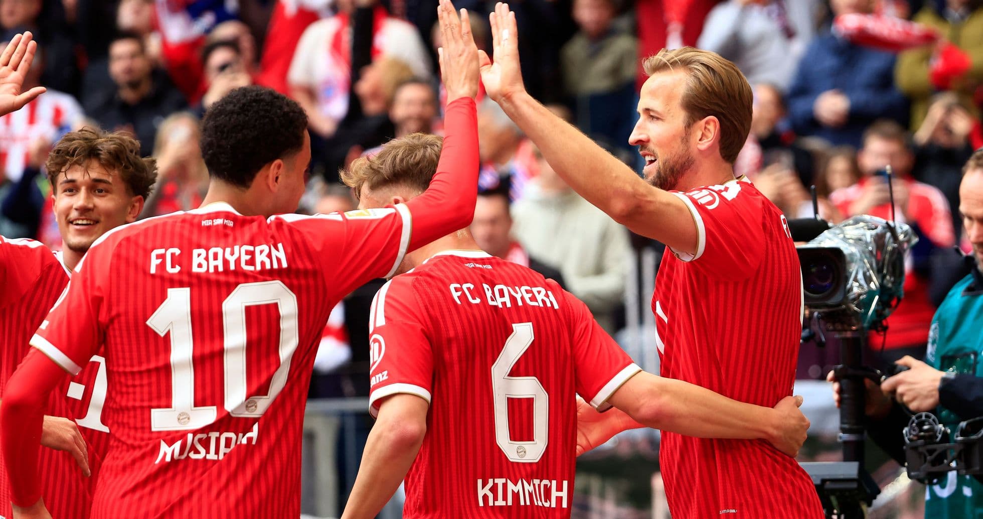 Jugadores de Bayern celebrando un gol juntos