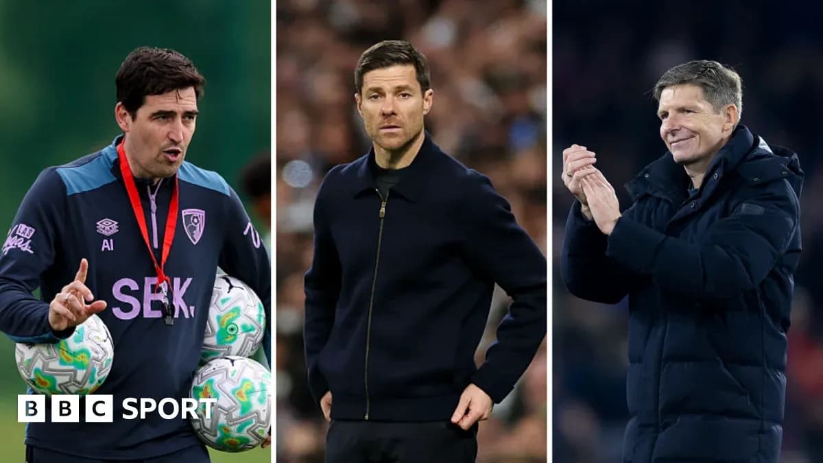 Tres entrenadores en diferentes situaciones de fútbol