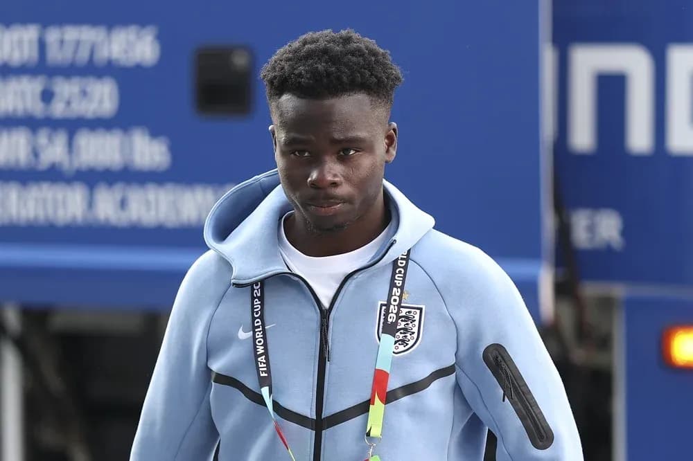 Jugador de Inglaterra llegando a la sede del torneo