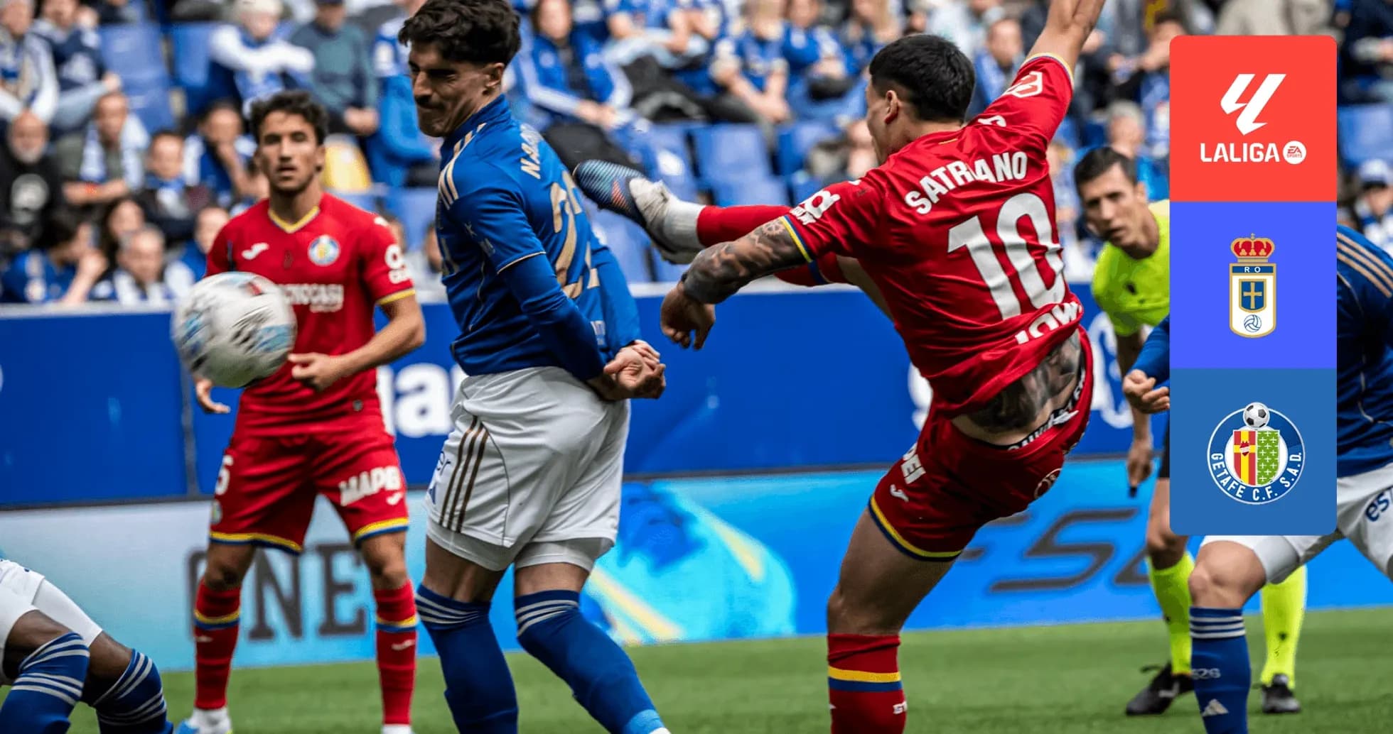 Jugadores de Oviedo y Getafe compitiendo por el balón
