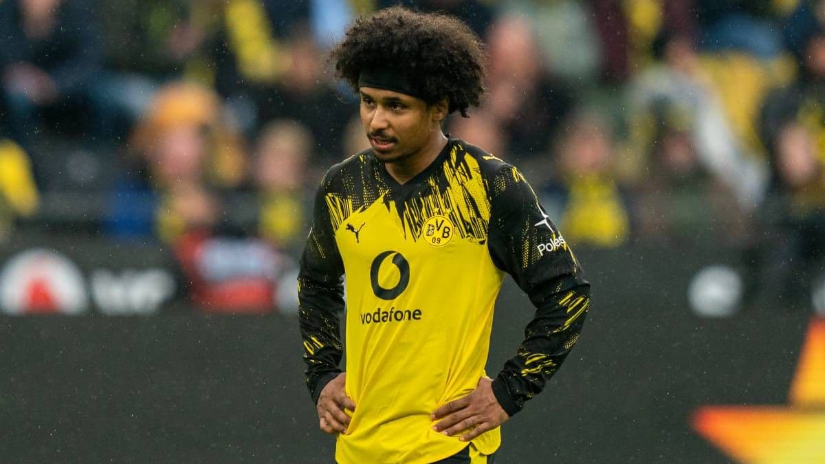 Jugador de Borussia Dortmund en el campo durante partido