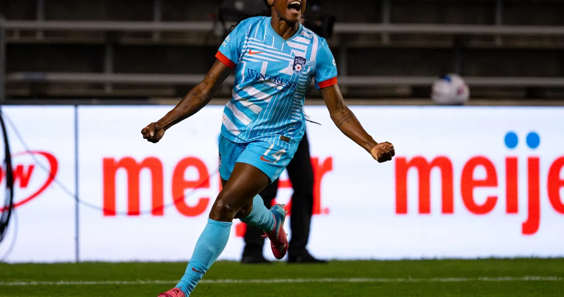 Jugadora del Chicago Red Stars celebra un gol