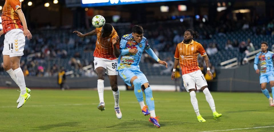 El Paso Locomotive jugando contra Lexington