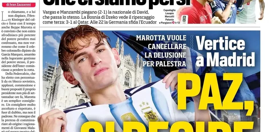 Jugador con camiseta de Argentina en portada de periódico