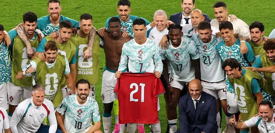 Jugadores de Portugal posando tras el partido