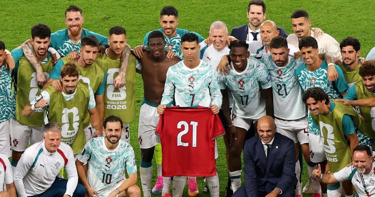 Jugadores de Portugal posando tras el partido
