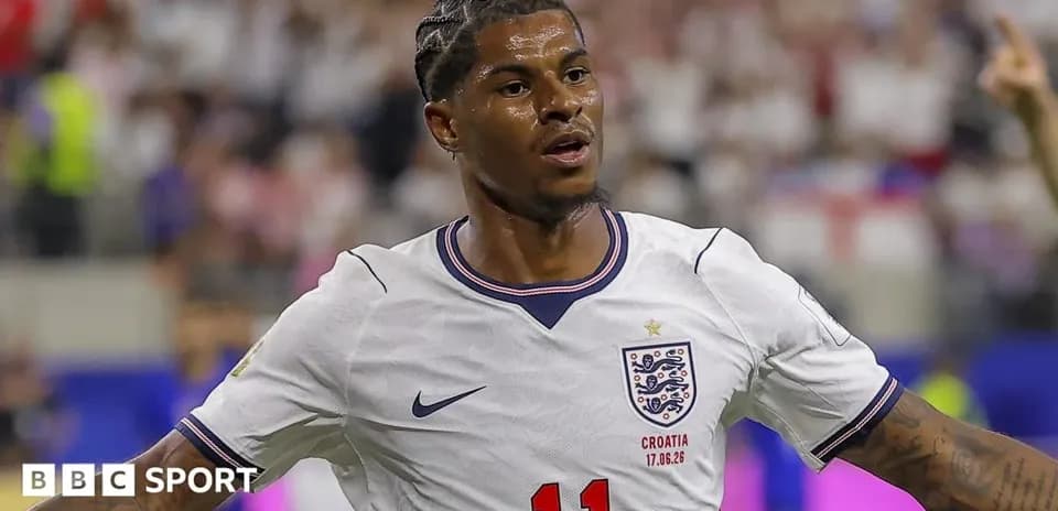 Jugador de Inglaterra celebrando un gol en partido