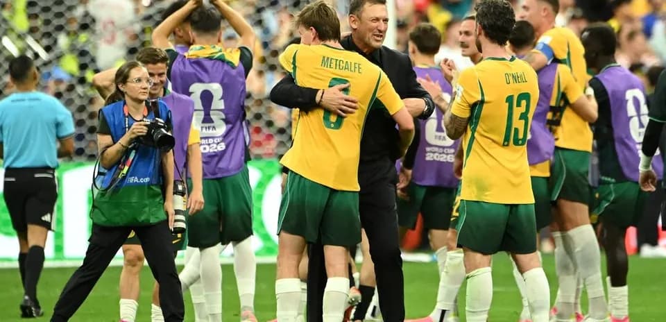 Jugadores de Australia celebrando tras el partido