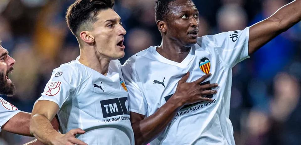 Jugadores de Valencia celebrando un gol