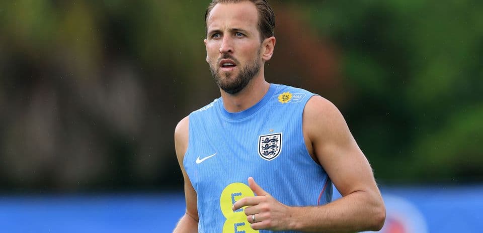 Jugador de Inglaterra entrenando en campo de práctica