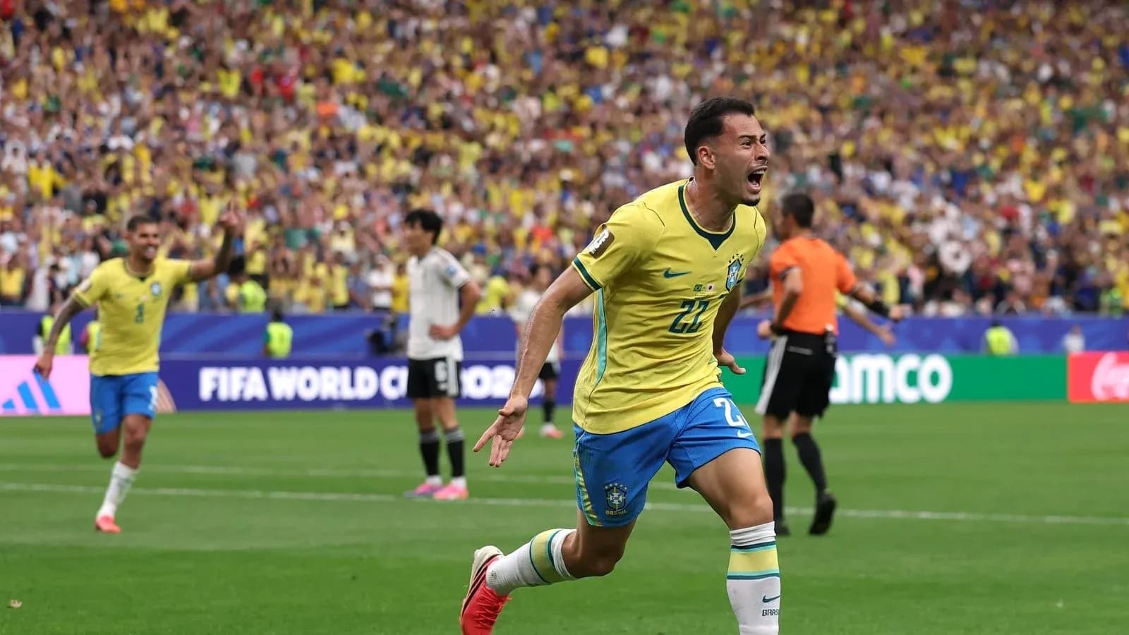 Jugador de Brasil celebrando un gol en el Mundial