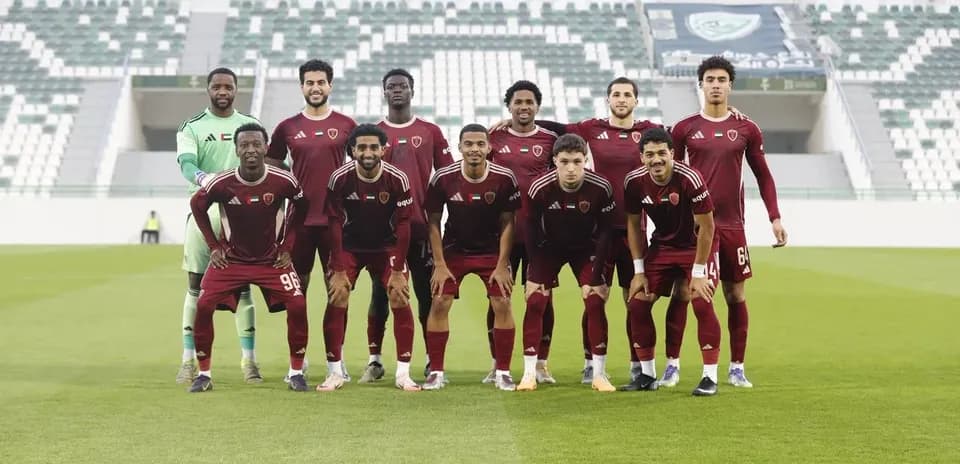 Equipo de Al Wahda U23 en el estadio