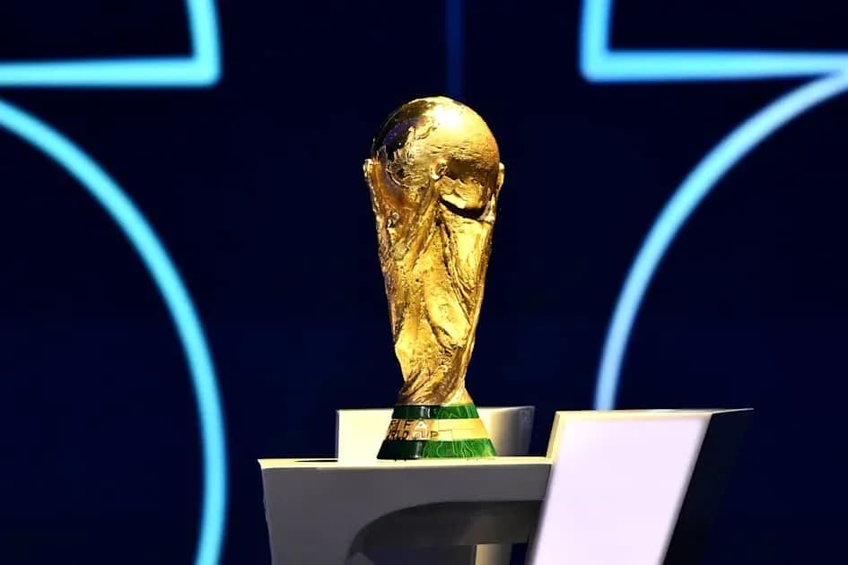 Trofeo de la Copa Mundial sobre pedestal