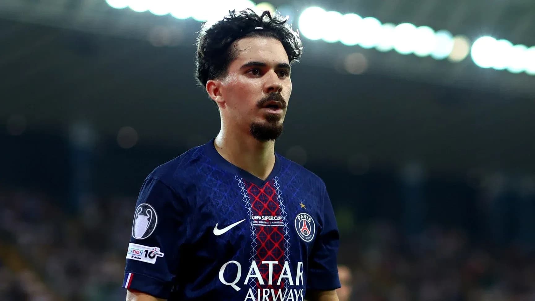 Jugador de PSG en partido de fútbol