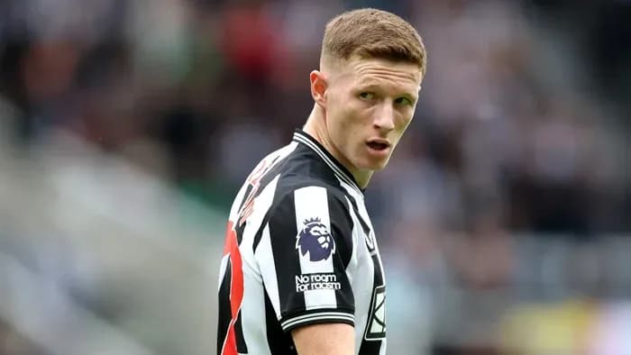 Jugador de Newcastle United en el campo durante partido