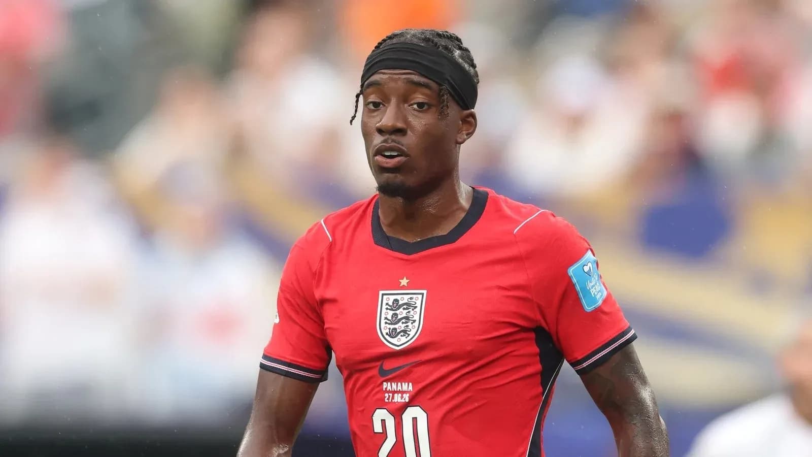 Jugador de Inglaterra en partido de fútbol