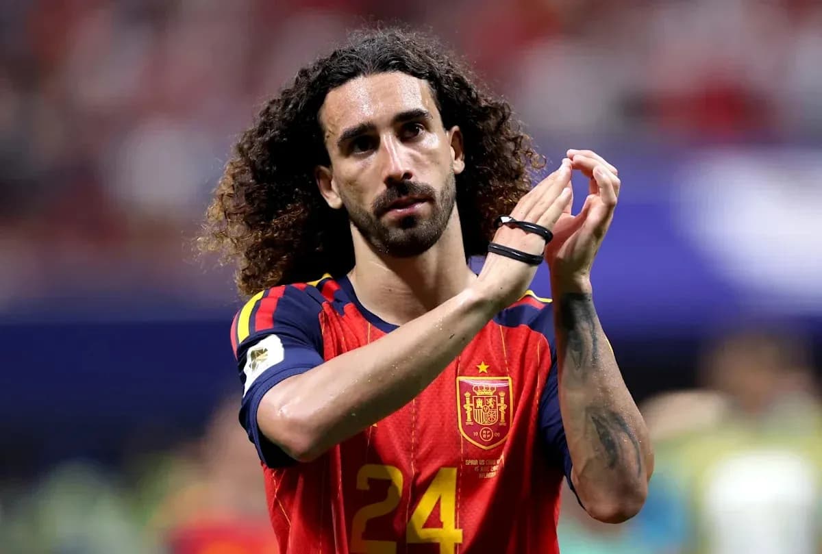 Jugador de España aplaudiendo tras el partido
