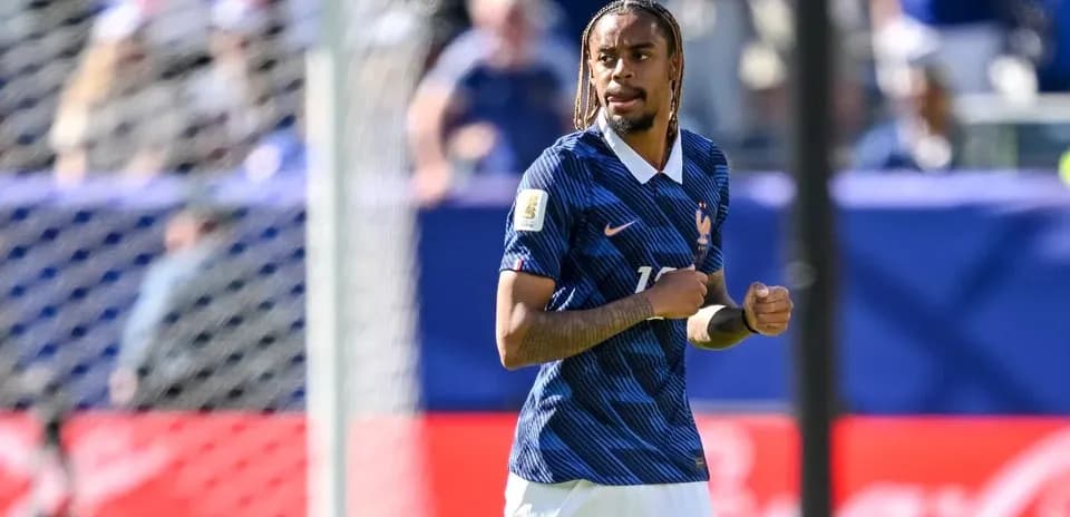 Jugador de Francia en acción durante el partido