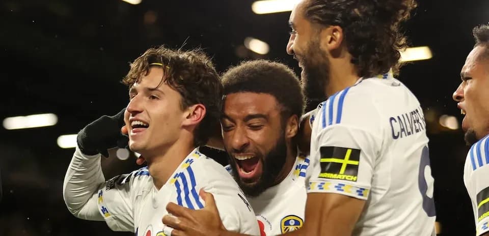 Jugadores de Leeds celebrando un gol
