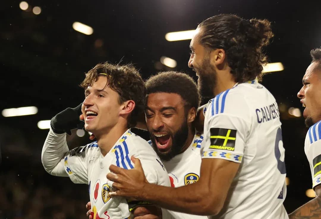 Jugadores de Leeds celebrando un gol