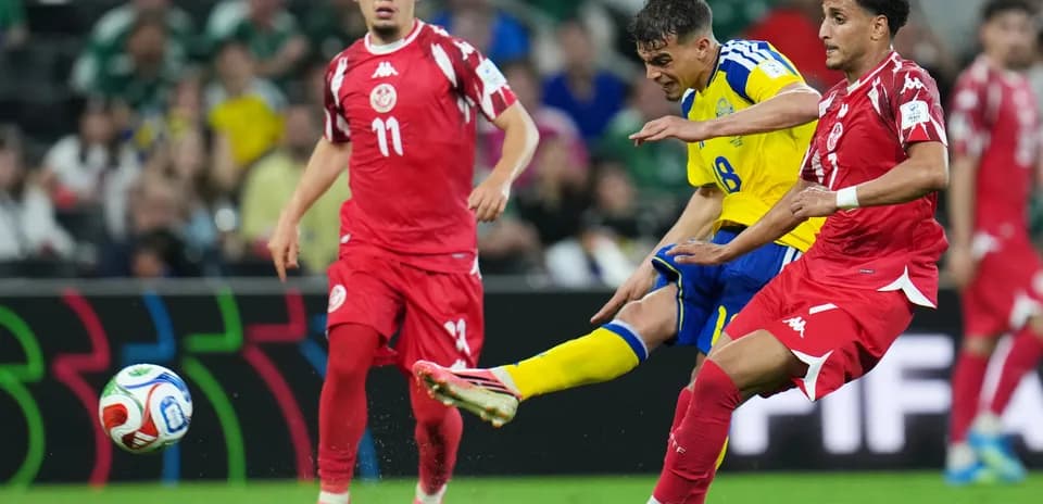 Jugadores de Suecia y Túnez en la Copa del Mundo
