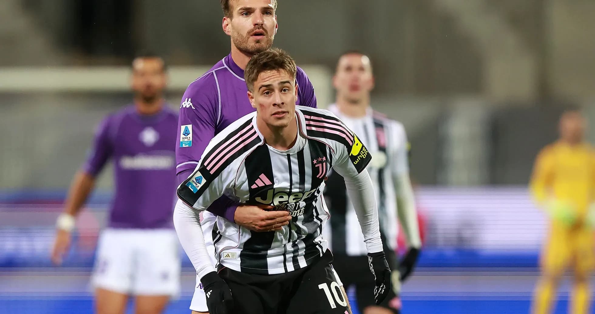 Jugador de Juventus contra Fiorentina en partido