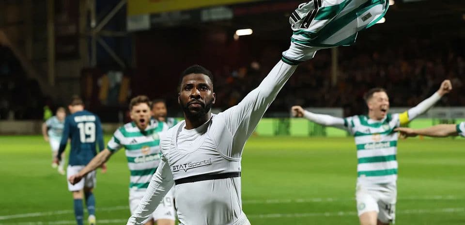 Jugador de Celtic celebrando un gol en el partido