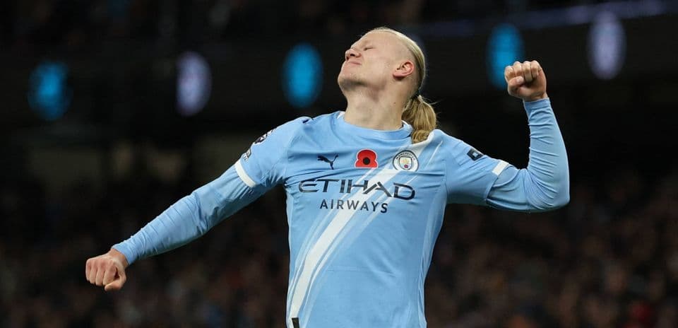 Erling Haaland celebra un gol para el Manchester City