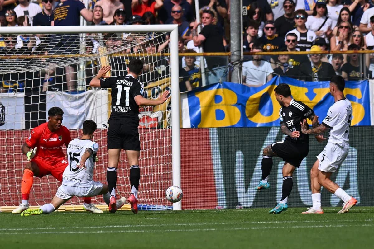 Acción del partido entre Como y Parma