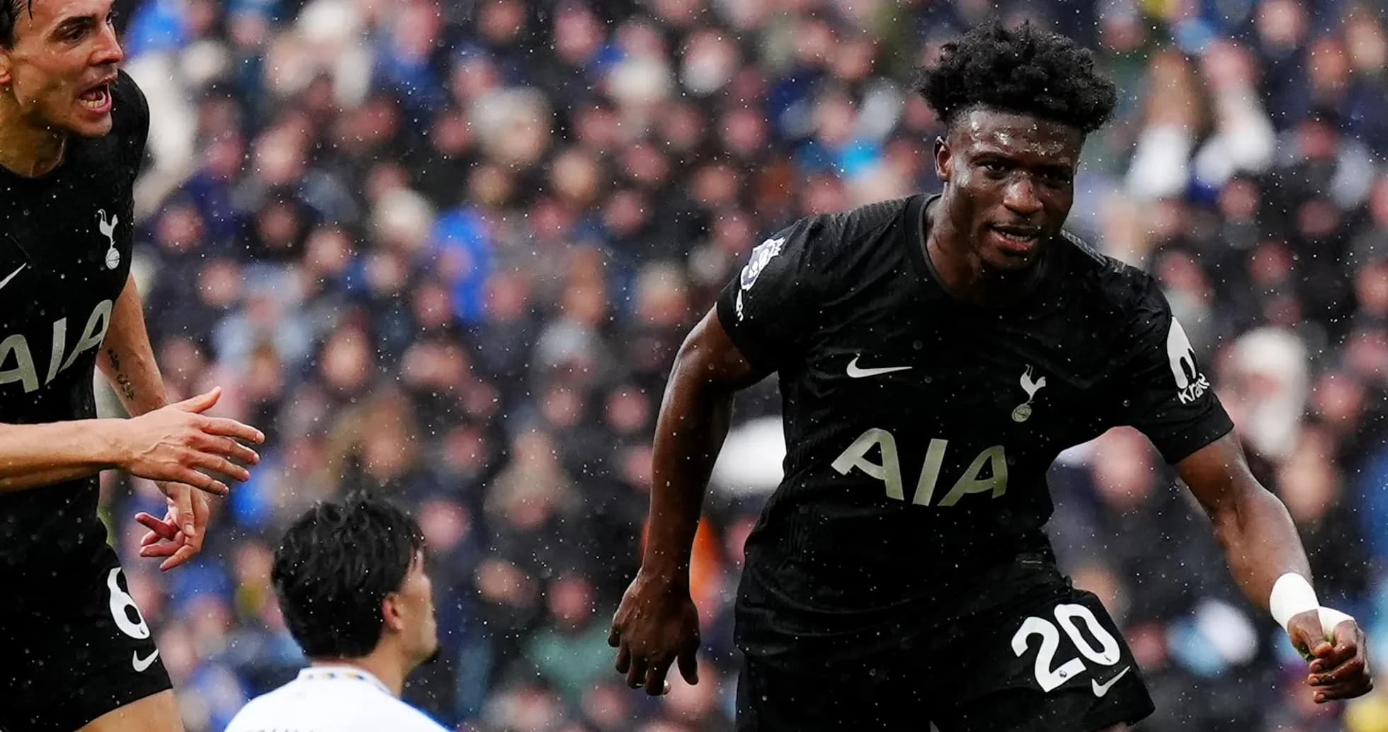 Jugador del Tottenham celebrando un gol