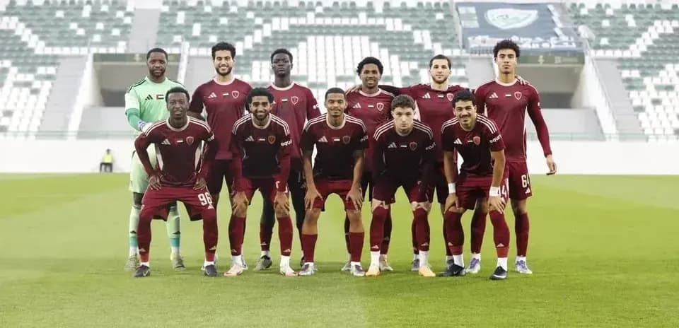 Equipo de Al Wahda U23 en el campo