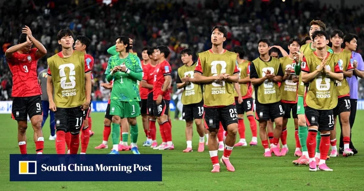 Jugadores de Corea del Sur agradeciendo al público