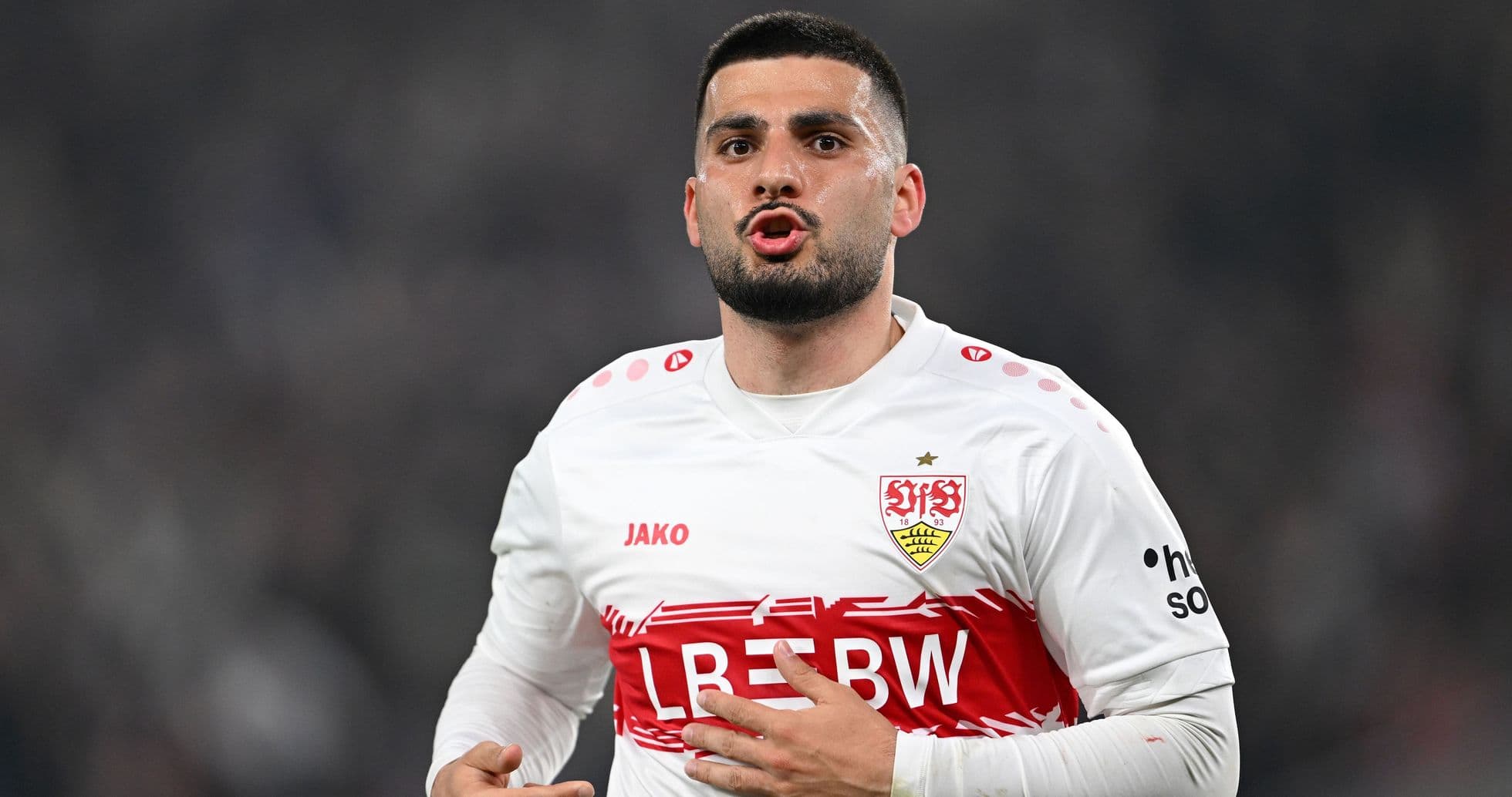 Jugador del VfB Stuttgart durante el partido