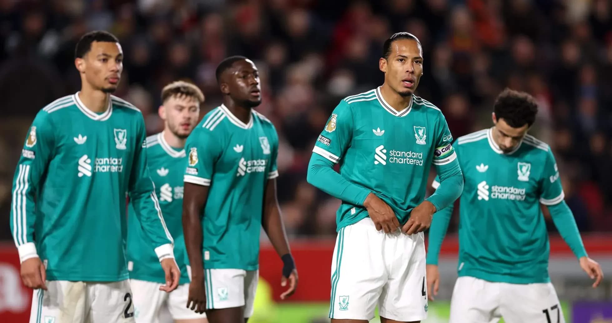 Jugadores de Liverpool en el partido contra Brentford