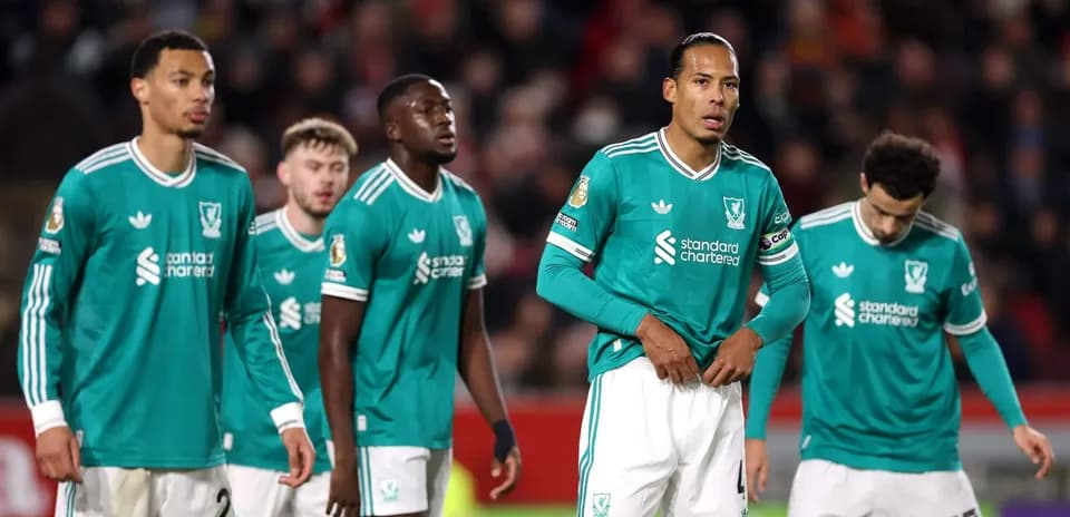 Jugadores de Liverpool en el partido contra Brentford