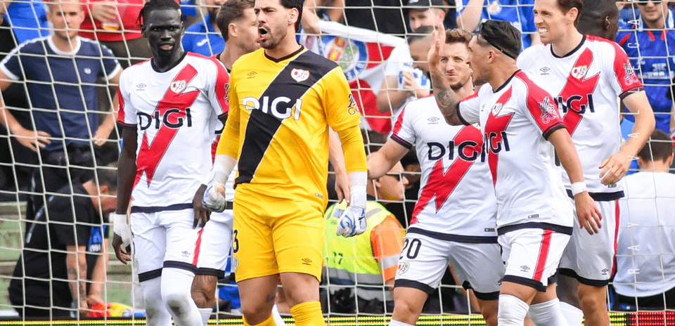 Jugadores de Rayo Vallecano celebrando un gol