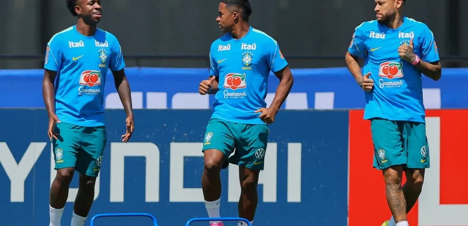 Jugadores de Brasil entrenando para la Copa del Mundo