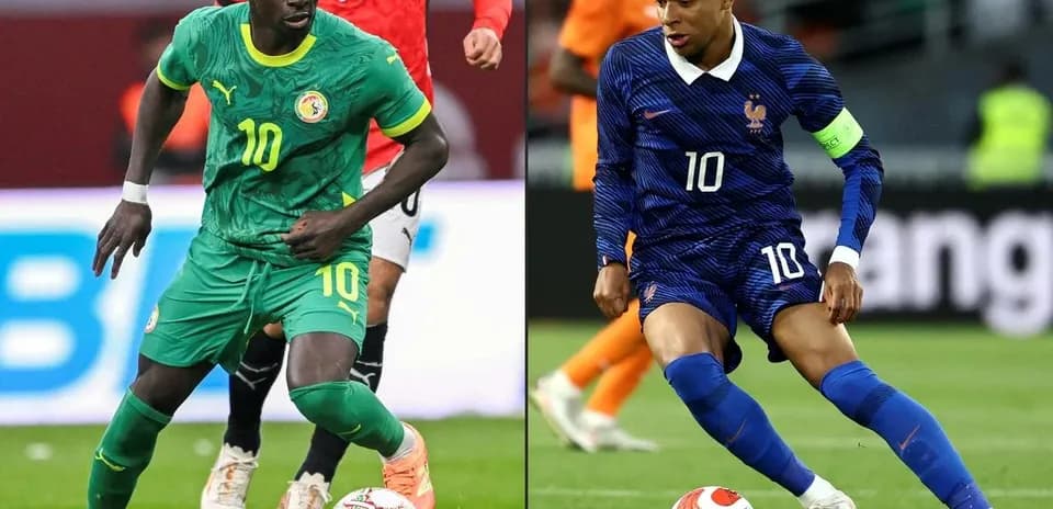 Sadio Mané y Kylian Mbappé durante el partido