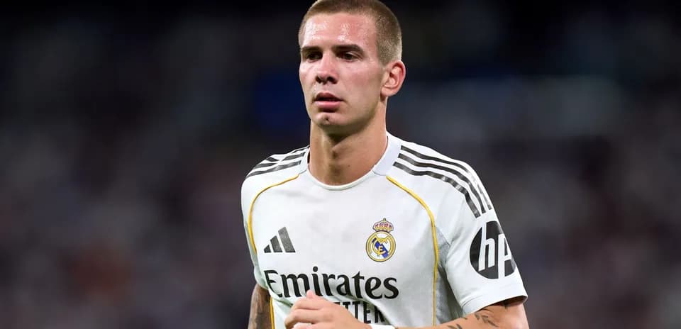 Jugador de Real Madrid en el campo durante partido