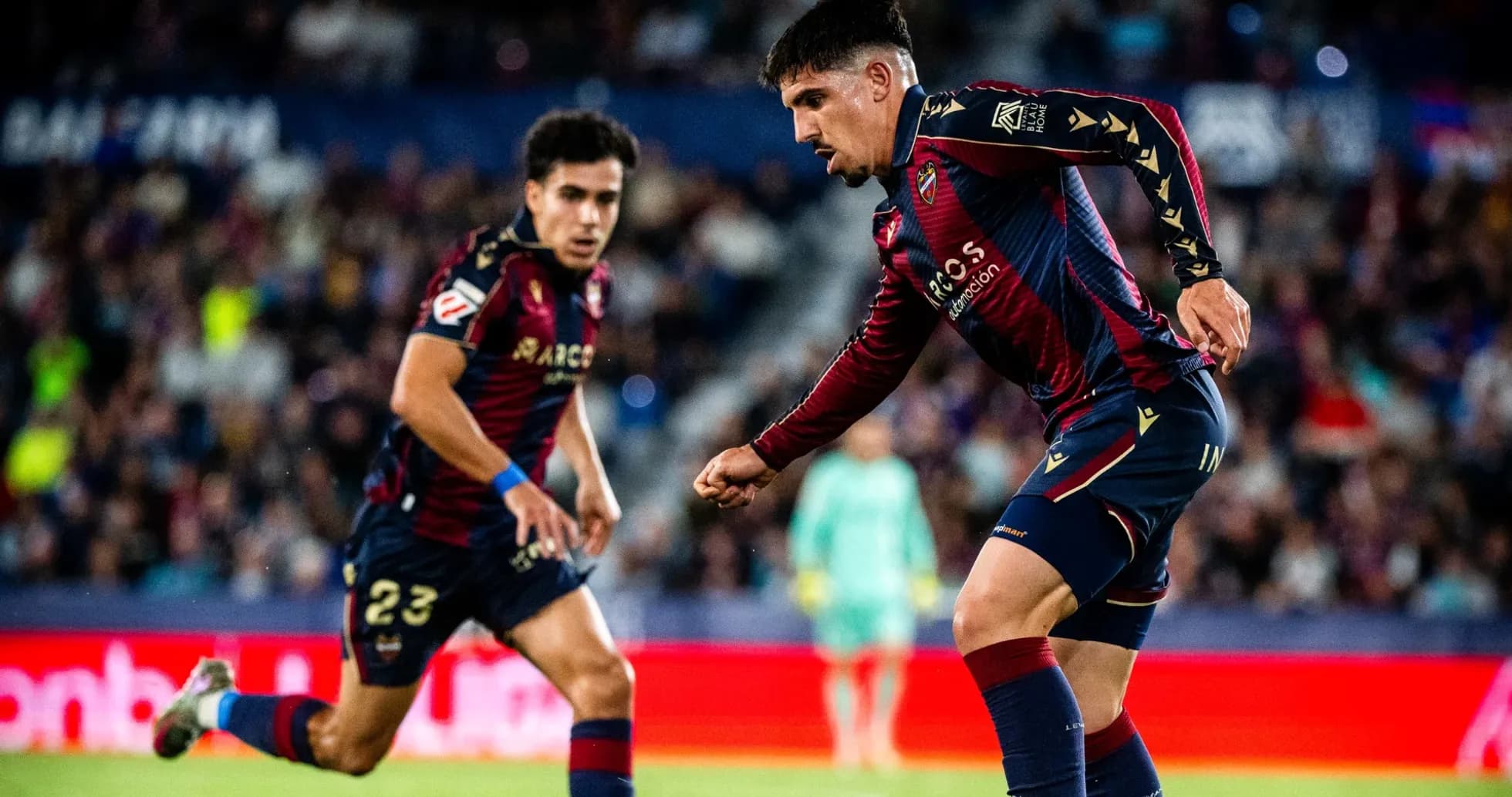 Jugadores de Levante durante el partido contra Osasuna