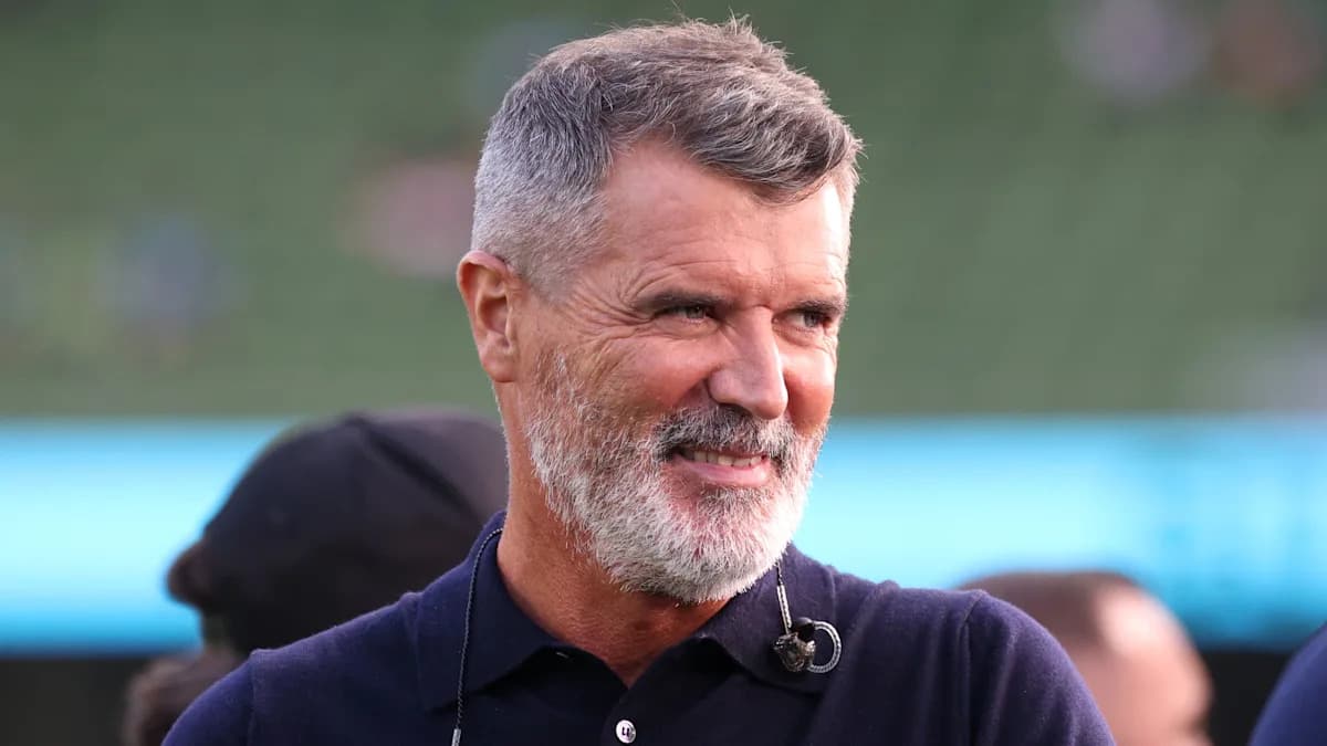 Hombre con barba en un evento deportivo Hombre con barba en un evento deportivo